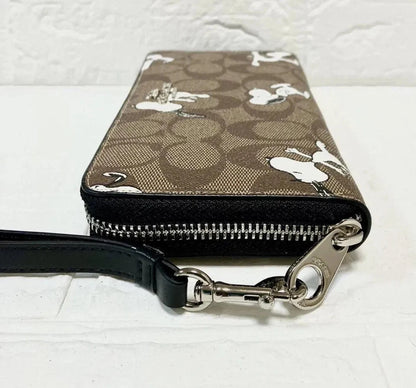 Coach x Peanuts Long Zip Wallet – Snoopy & Woodstock, Brown