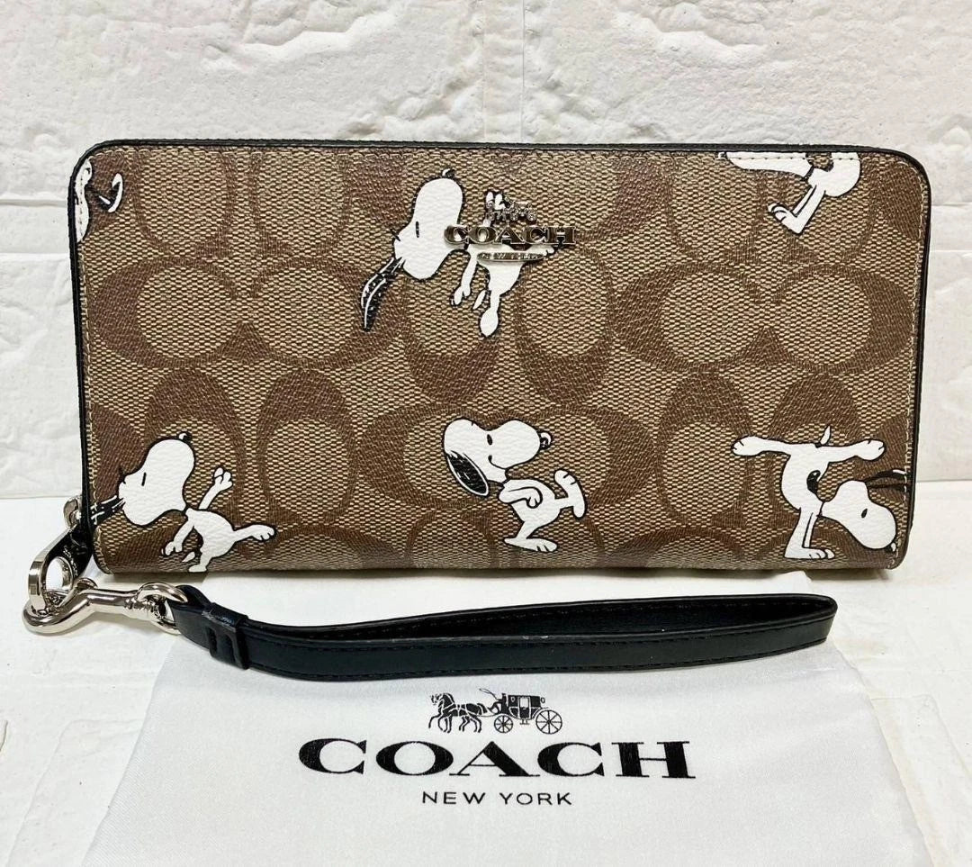 Coach x Peanuts Long Zip Wallet – Snoopy & Woodstock, Brown