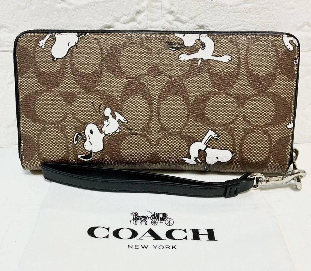Coach x Peanuts Long Zip Wallet – Snoopy & Woodstock, Brown